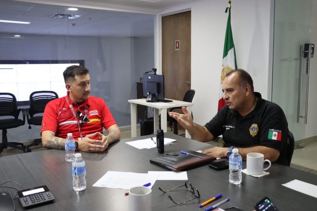 SECRETARIO DE SEGURIDAD PÚBLICA, LLEVA A CABO REUNIÓN DE PREVENCIÓN Y VIGILANCIA CON REPRESENTANTES DE LA EMPRESA OXXO EN EL C5